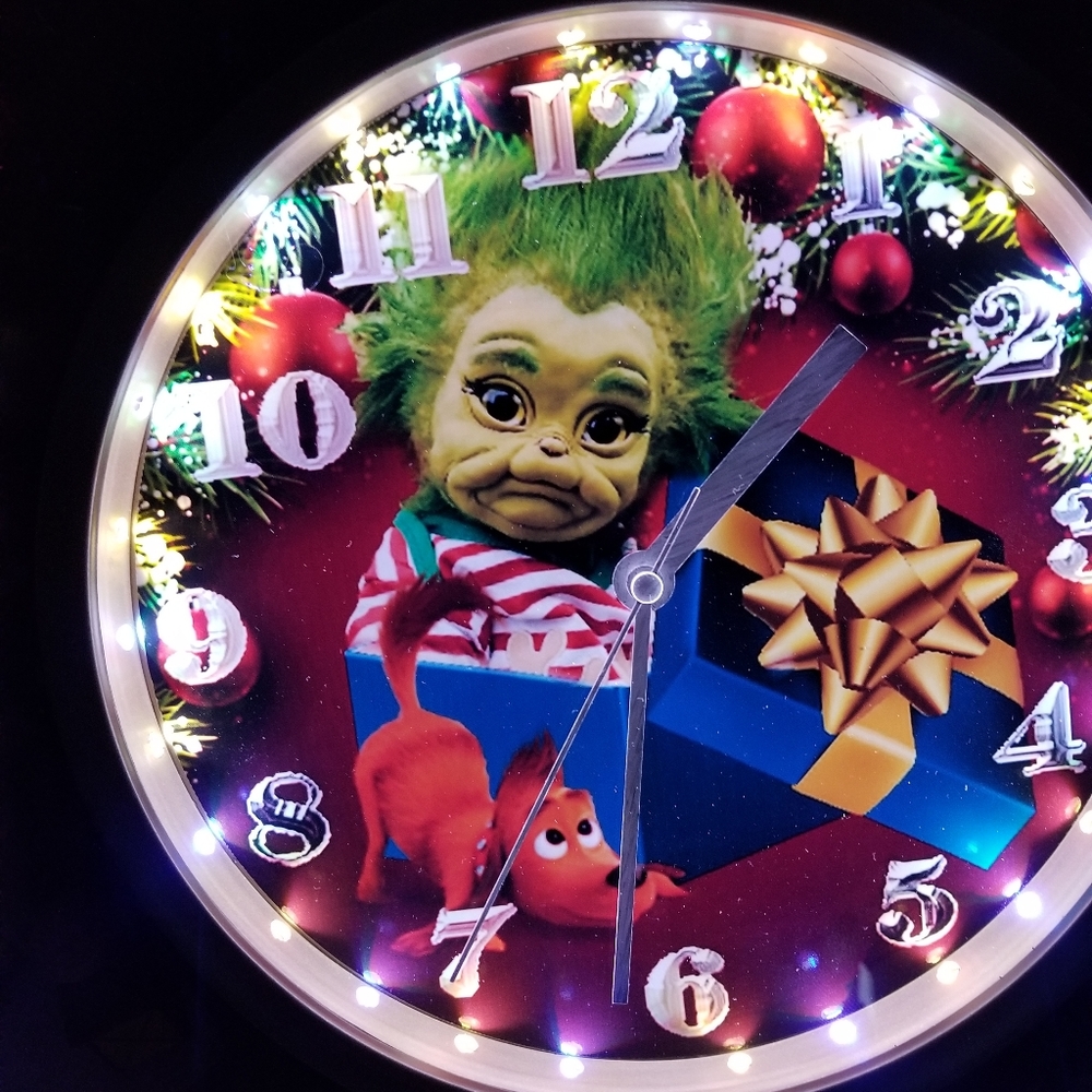 Naughty Grinch clock